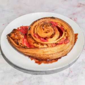 Roulé aux Pralines Roses - Boulangerie Le 111